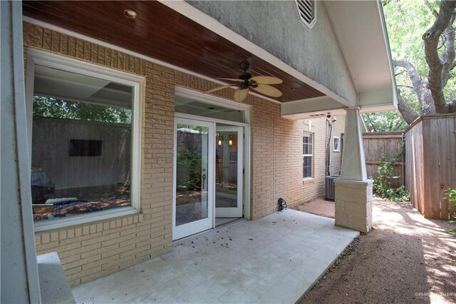 513 S Cynthia St, Mcallen, TX 78501 - view of patio / terrace with a ceiling fan