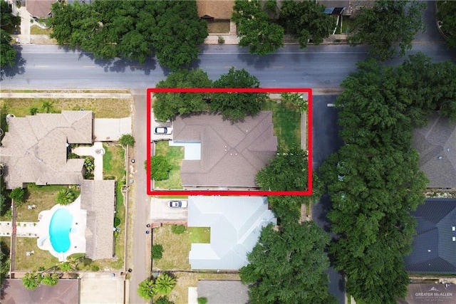 600 Bluebird Ave, Mcallen, TX 78504 - view of property location with a pool and property parcel outlined