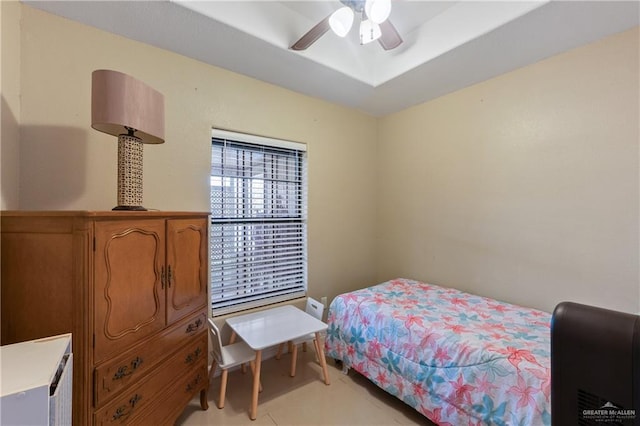 bedroom with ceiling fan