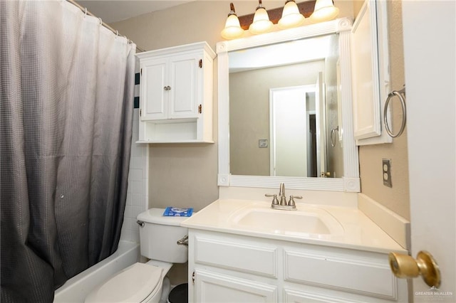 1905 N 8th St, Harlingen, TX 78550 - bathroom featuring vanity, toilet, and shower / tub combo with curtain