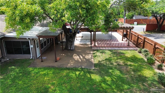 view of yard featuring a patio area