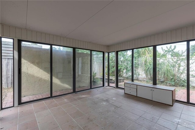 1011 W Orange St, Mcallen, TX 78501 - view of unfurnished sunroom