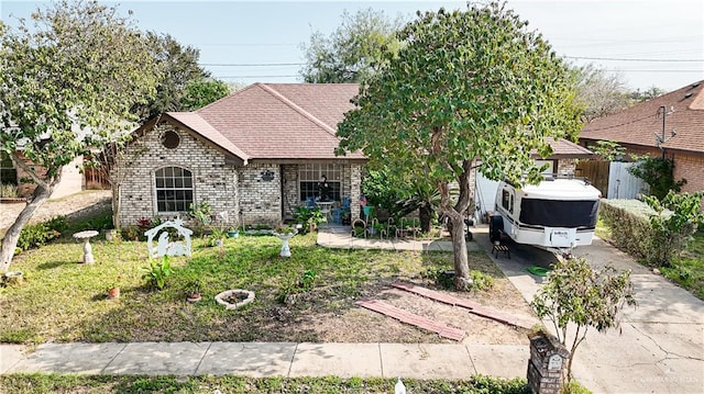 view of front of house with a front yard