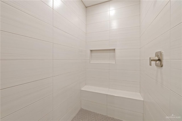 2214 N Gaytan St, Edinburg, TX 78542 - full bathroom featuring a tile shower