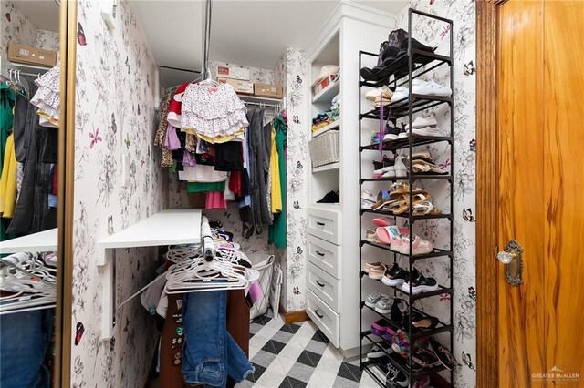 707 N 15th St, Mcallen, TX 78501 - walk in closet featuring tile patterned floors