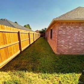 4907 N 25th Ln, Mcallen, TX 78504 - view of yard with a fenced backyard