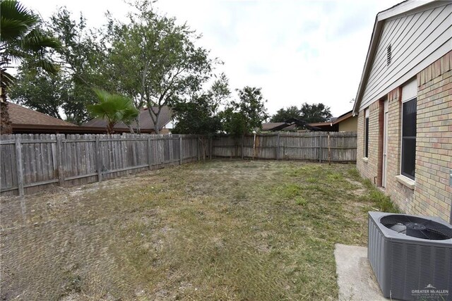 2816 N 40th St, Mcallen, TX 78501 - view of yard featuring central AC
