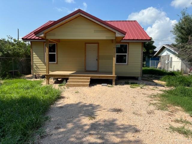 view of front of house