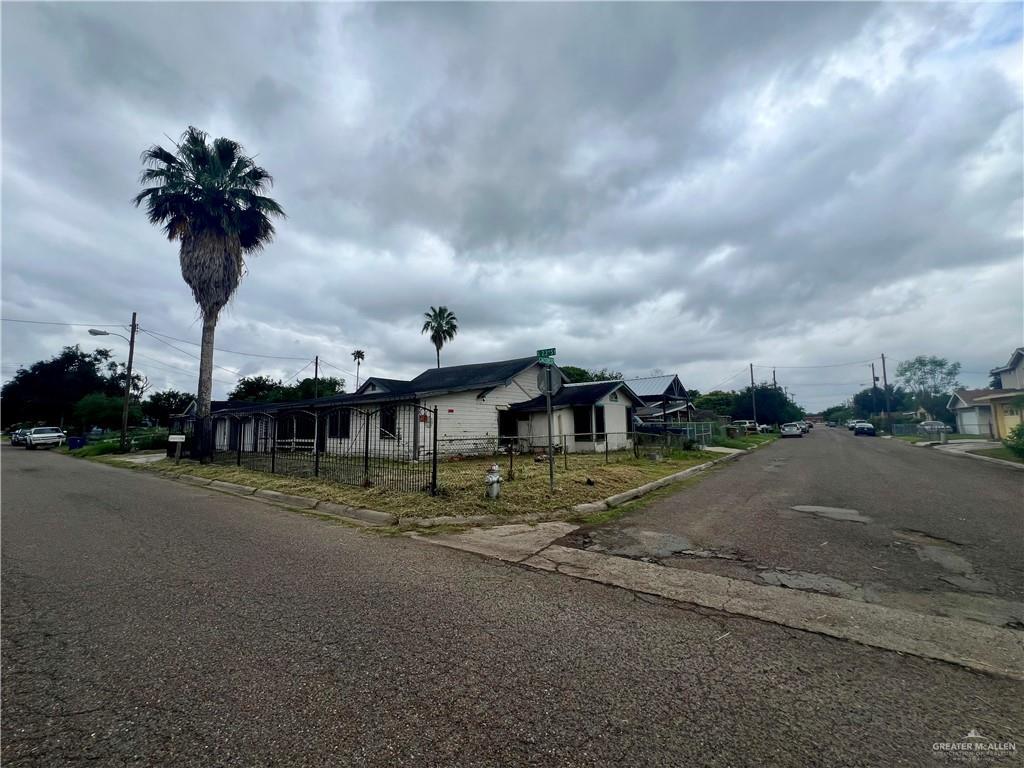 601 S 23rd St, Donna, TX 78537 - view of front of house with fence and driveway