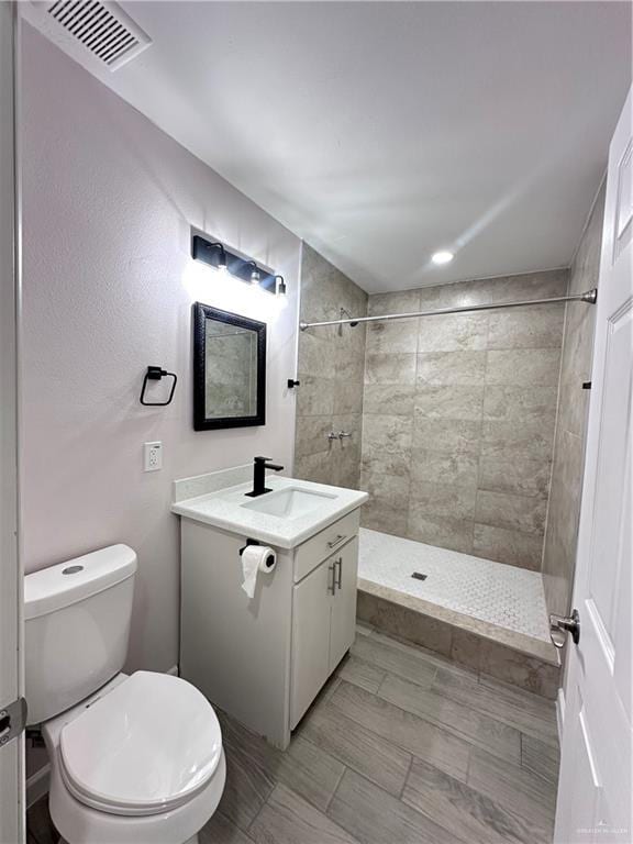 218 W Eller Ave, Pharr, TX 78577 - full bath featuring vanity and a tile shower