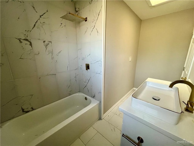 1115 Falcon Dr, Harlingen, TX 78550 - bathroom featuring tiled shower / bath