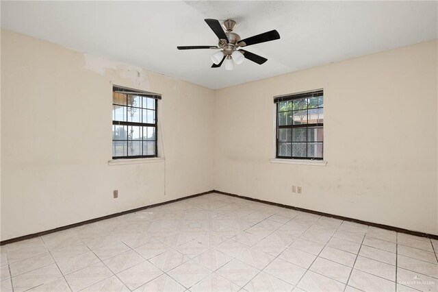 empty room with ceiling fan