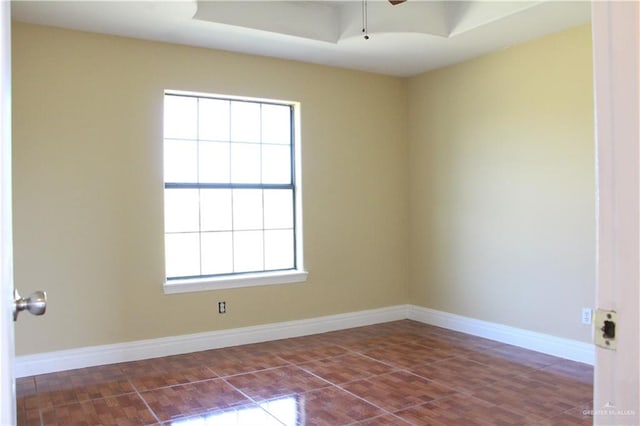 empty room with ceiling fan