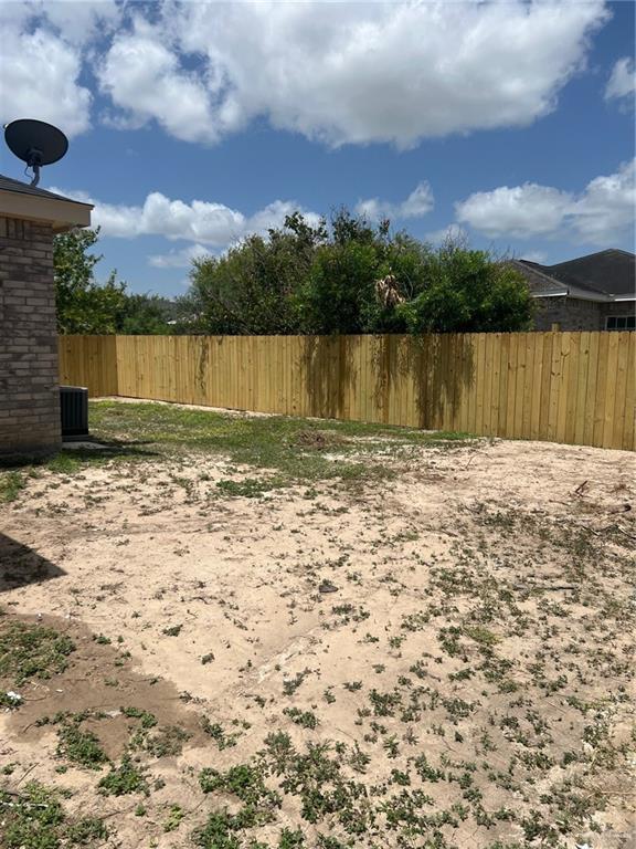 2119 N Ruby St, Edinburg, TX 78541 - view of yard