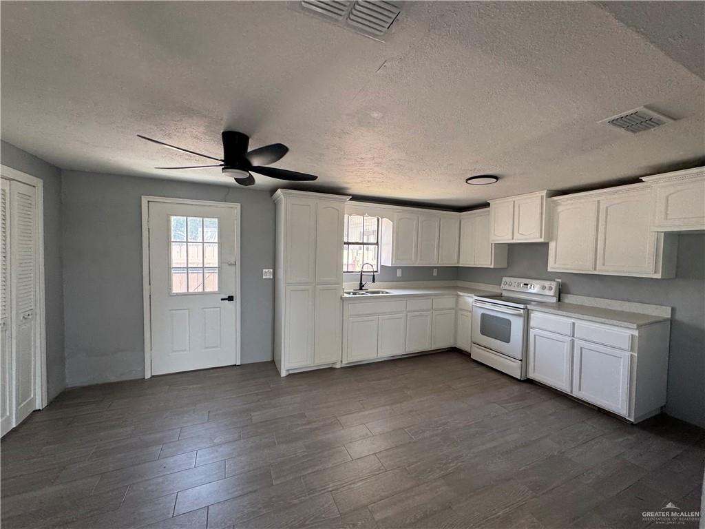 6107 Ave A, Mission, TX 78574 - photo 2