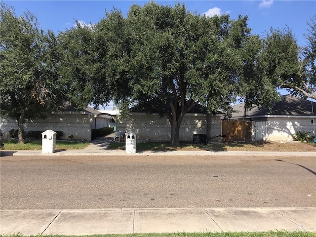 view of front of property