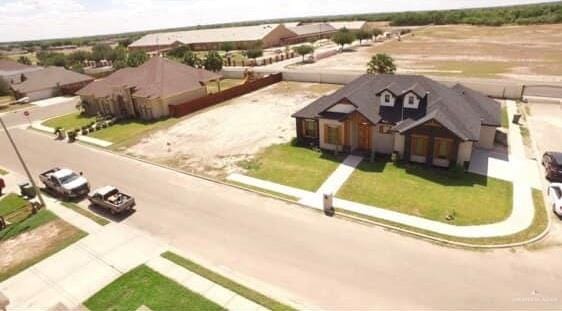 503 W River Valley St W, Rio Grande City, TX 78582 - photo 2
