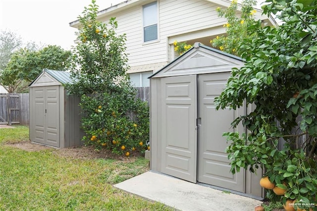 8424 N 24th St, Mcallen, TX 78504 - view of shed featuring a fenced backyard