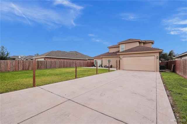 3120 La Puerta Ave, Edinburg, TX 78541 - traditional-style home featuring driveway, stucco siding, and an attached garage