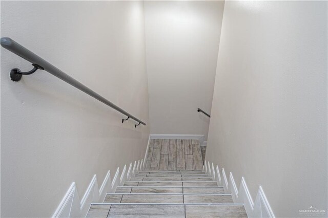 1309 El Camino Dr, Weslaco, TX 78599 - view of stairway