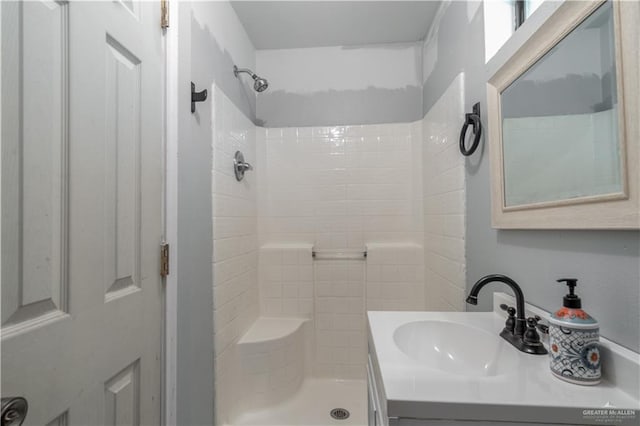 1309 El Camino Dr, Weslaco, TX 78599 - bathroom featuring a shower and vanity