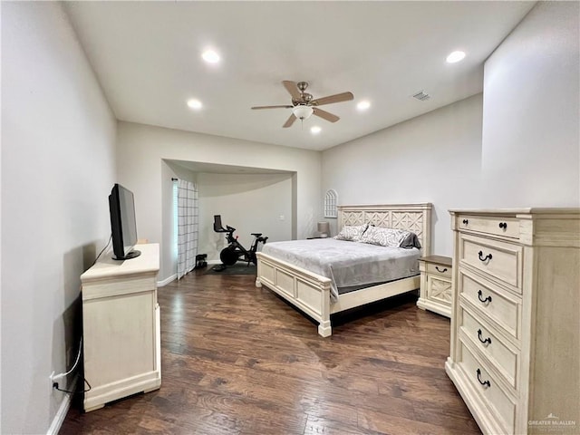 3530 Los Lagos Dr, Edinburg, TX 78542 - bedroom featuring baseboards, dark wood-type flooring, visible vents, and recessed lighting