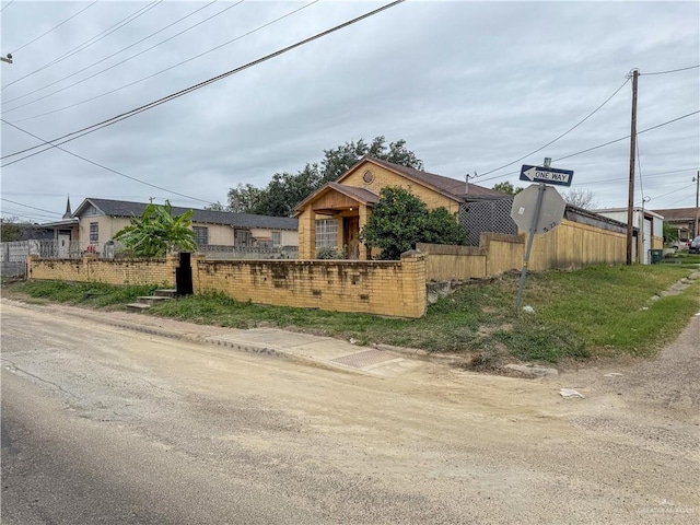 view of front of home