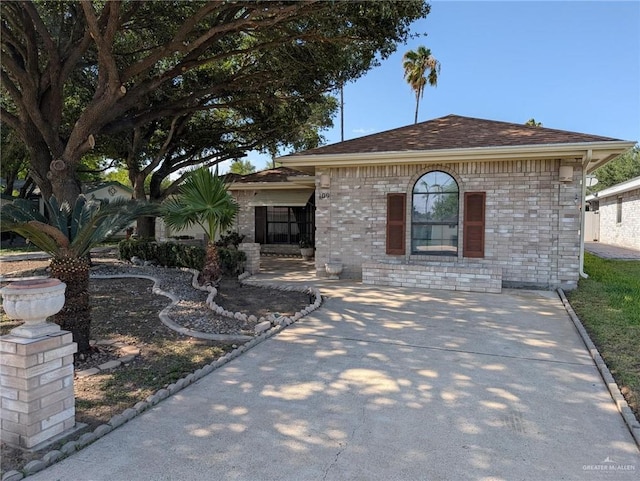109 Green Gate Cir N, Palmview, TX 78572 - ranch-style home featuring roof with shingles