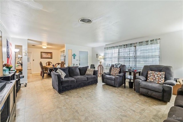1601 Walnut Ave, Mcallen, TX 78501 - view of living area