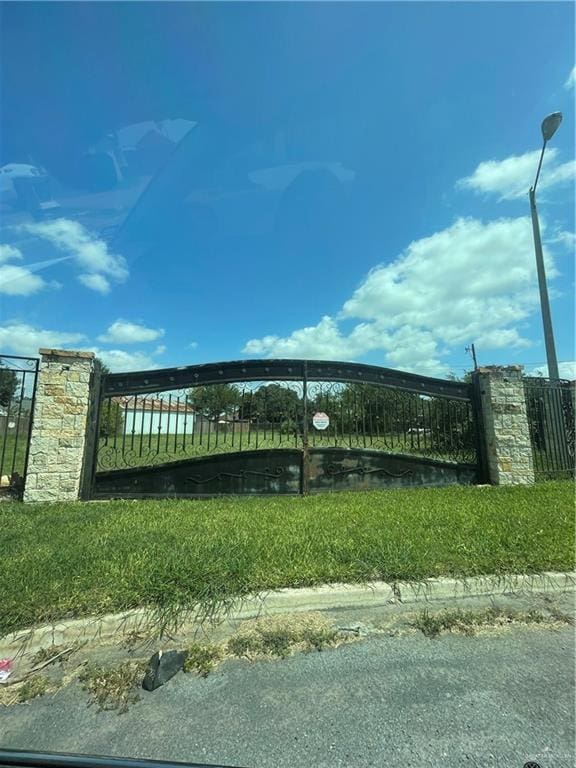 1421 Granada Cir, Edinburg, TX 78542 - photo 2