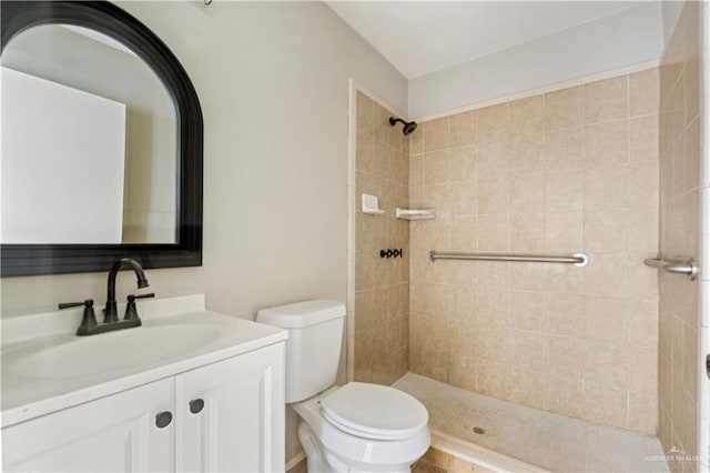 1125 W Schunior St, Edinburg, TX 78541 - full bath with tiled shower and vanity