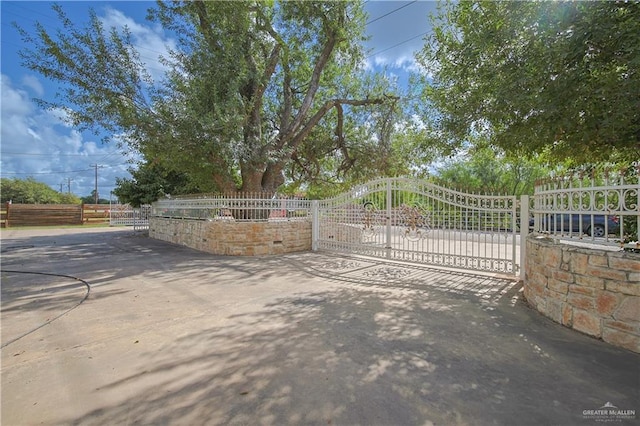 415 S Glasscock Blvd, Mission, TX 78573 - view of gate