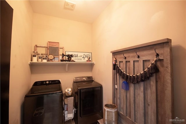 14616 Kurth Cv, Mcallen, TX 78504 - clothes washing area with washer and dryer