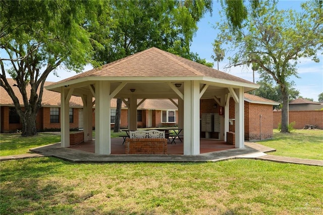 301 E Ln Vista Ave Unit Ut26, Mcallen, TX 78501 - surrounding community featuring a gazebo and a yard