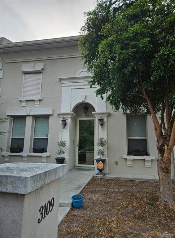 3109 S Casa Linda St, Mcallen, TX 78503 - entrance to property featuring stucco siding