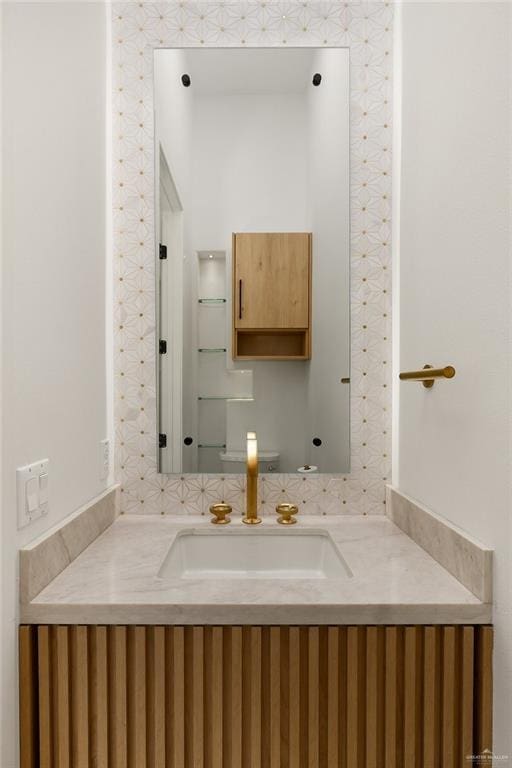1620 S Ongar Ln, Edinburg, TX 78539 - bathroom with vanity