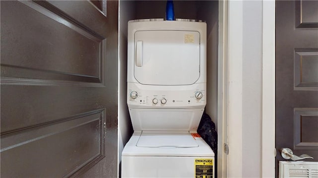 1208 E Camellia Ave Unit 2, Mcallen, TX 78501 - washroom featuring stacked washer / drying machine and laundry area