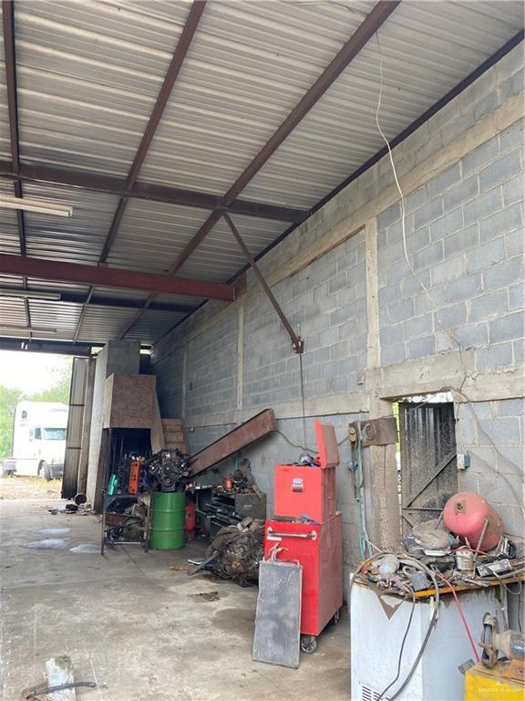 11732 Rogers Rd, Edinburg, TX 78542 - view of garage