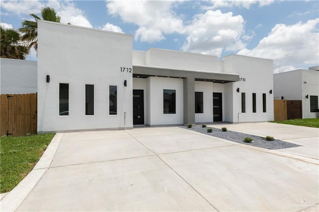 1712 B St, Mission, TX 78572 - view of front of home featuring stucco siding