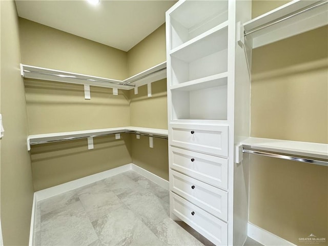 view of spacious closet