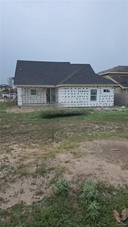 909 S 6th St, Mercedes, TX 78570 - back of property with fence