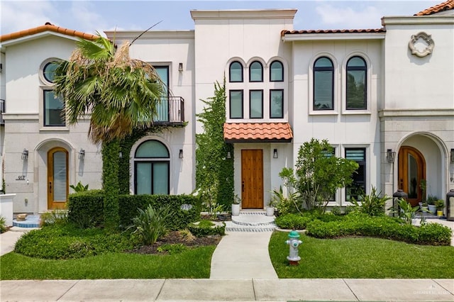 view of mediterranean / spanish house