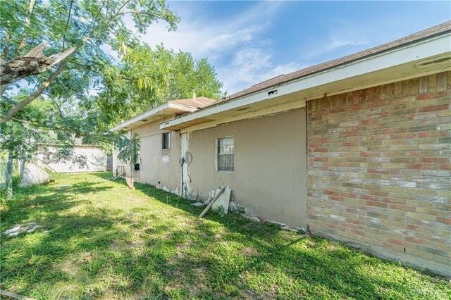 4706 N Trosper Rd, Palmhurst, TX 78573 - view of yard