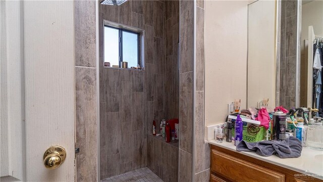4706 N Trosper Rd, Palmhurst, TX 78573 - full bathroom with tiled shower and vanity