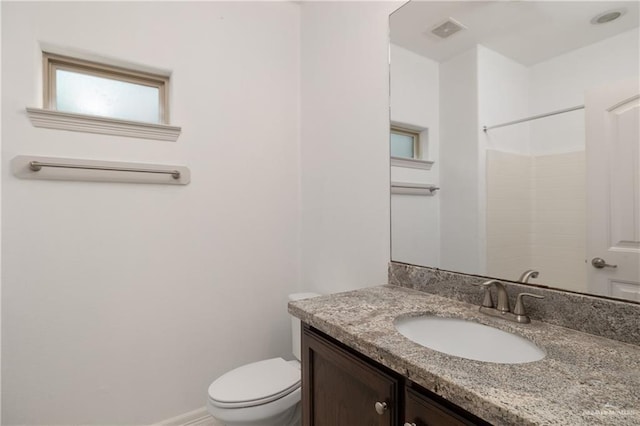 1041 Arroyo Cir, Mercedes, TX 78570 - full bath with toilet, vanity, and a shower
