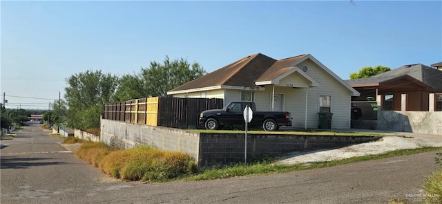 view of front of property