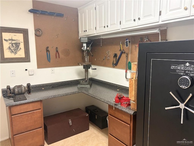 824 Lucy Dr, Alamo, TX 78516 - unfurnished office featuring light tile patterned flooring