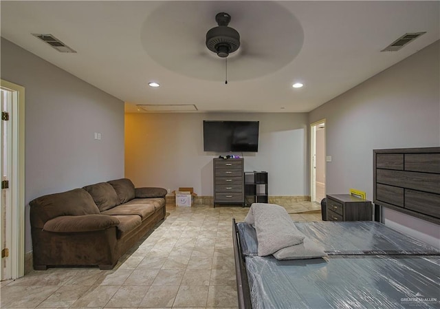 bedroom with ceiling fan