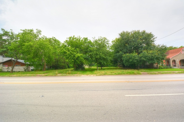 Listing photo 2 for 302 W University Ave, Georgetown TX 78626