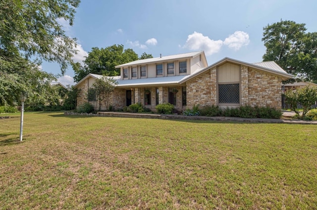 view of front facade featuring a front lawn